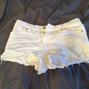 Lucky Brand women’s white jean shorts size 8 / 29